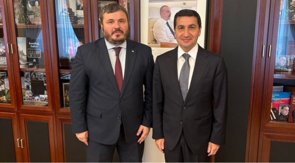 hikmet-haciyev-ukrayna-sefiri-ile-strateji-terefdashligi-muzakire-edib