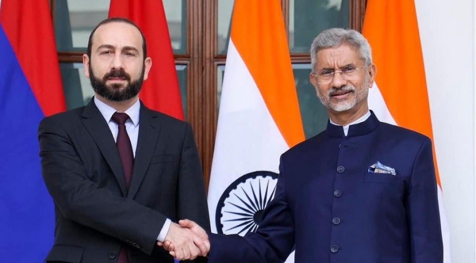 mirzoyan-hindistanli-hemkari-ile-regionu-muzakire-edib