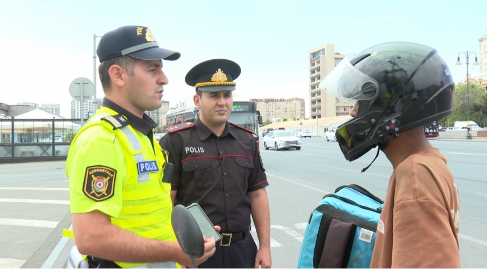 din-den-ikitekerli-neqliyyat-suruculerine-muraciet-qaydalara-emel-etmek-heyati-ehemiyyet-dashiyir