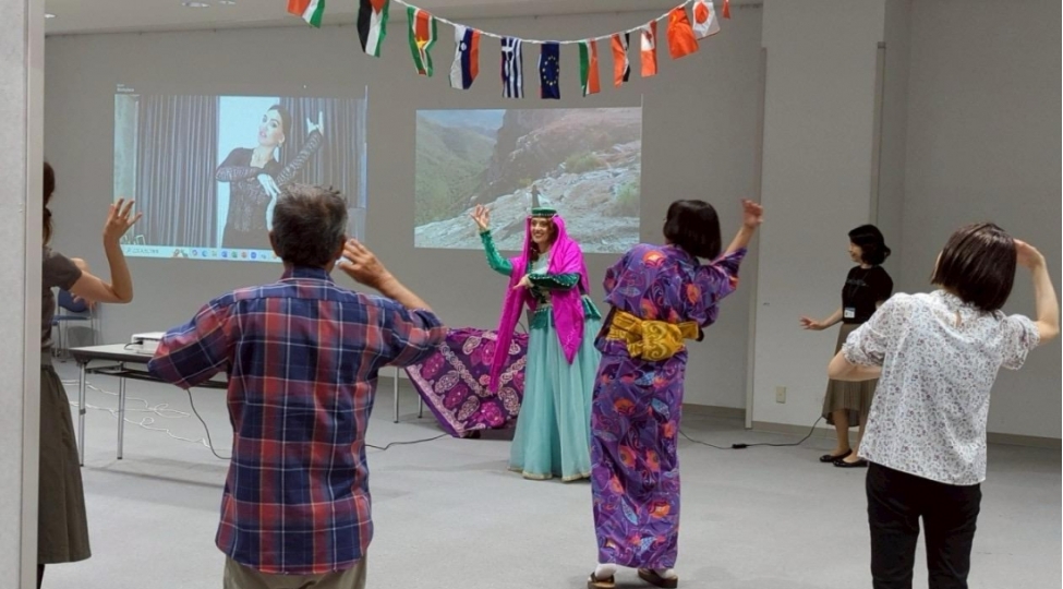 yaponiyada-azerbaycanin-milli-reqsleri-teqdim-olunub