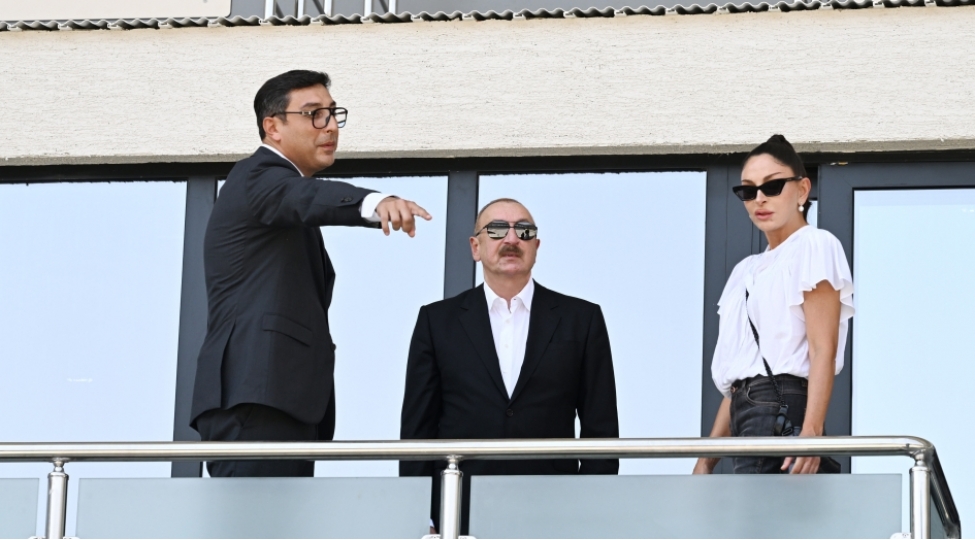 prezident-ve-birinci-xanim-gence-stadionunda-tikinti-ishlerinin-gedishi-ile-tanish-olublar-yenilenib