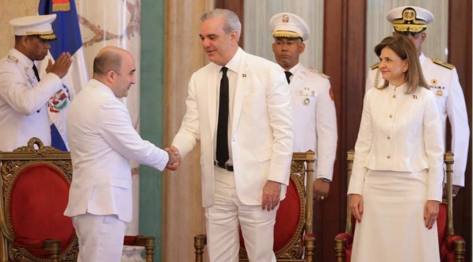 azerbaycanla-dominikan-arasinda-emekdashliq-meseleleri-muzakire-olunub