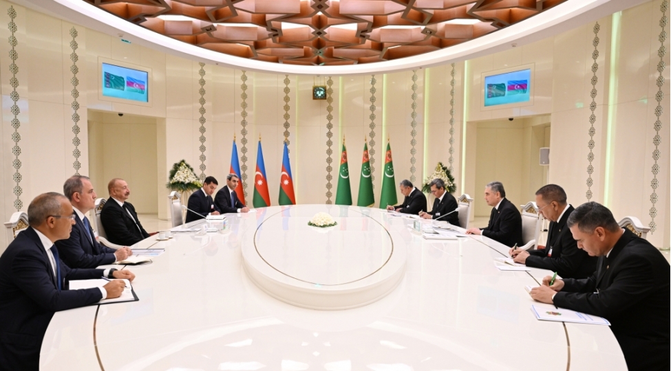 azerbaycan-prezidenti-ilham-eliyevin-turkmenistan-xalq-meslehetinin-sedri-ile-genish-terkibde-gorushu-olub-yenilenib