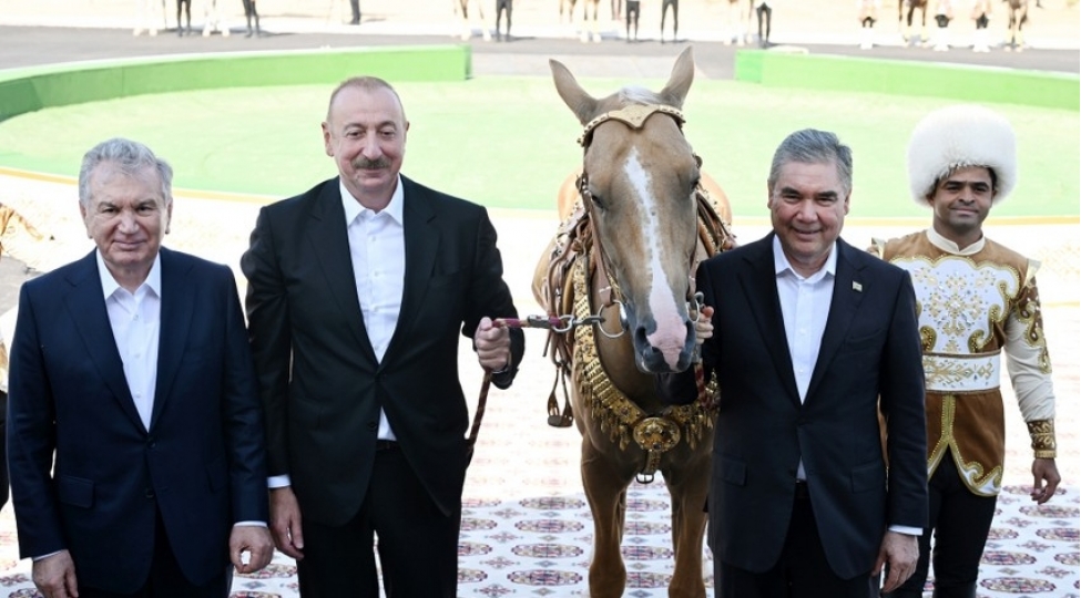 azerbaycan-prezidenti-ilham-eliyeve-axalteke-ati-hediyye-edilib-yenilenib
