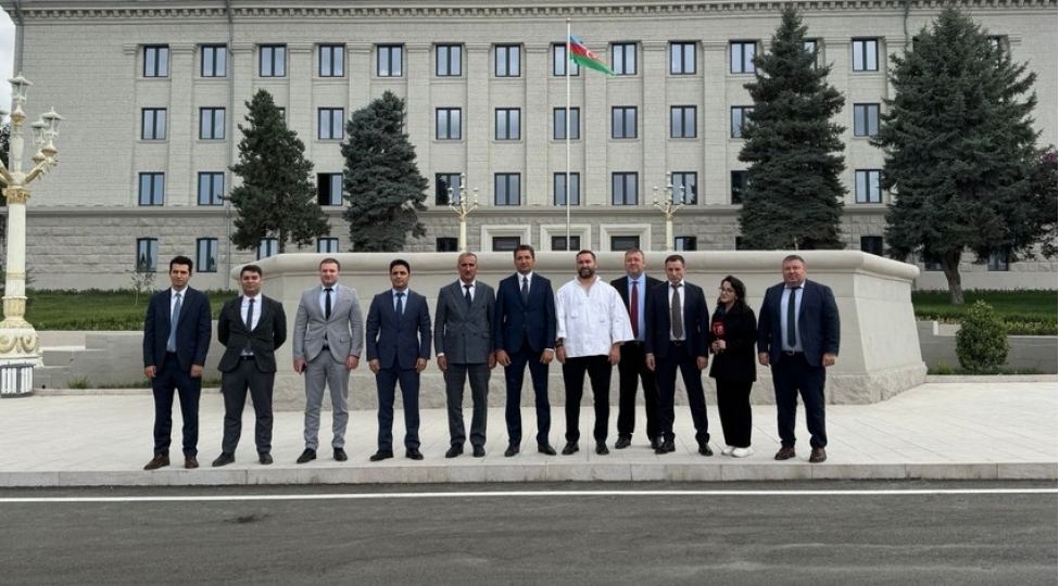 ruminiyali-senator-qarabagda-aparilan-berpa-quruculuq-ishleri-barede-melumatlandirilib