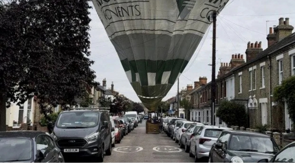 ingilterede-hava-shari-yashayish-kuchesine-enib