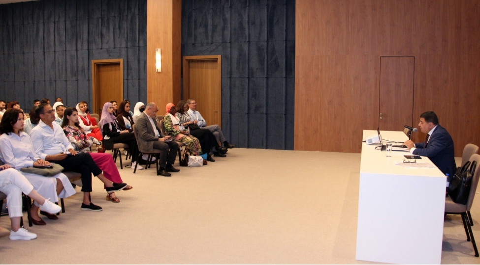 multikulturalizm-gencler-forumunun-ishtirakchilari-azerbaycanin-sulh-diplomatiyasi-barede-meruze-dinleyibler