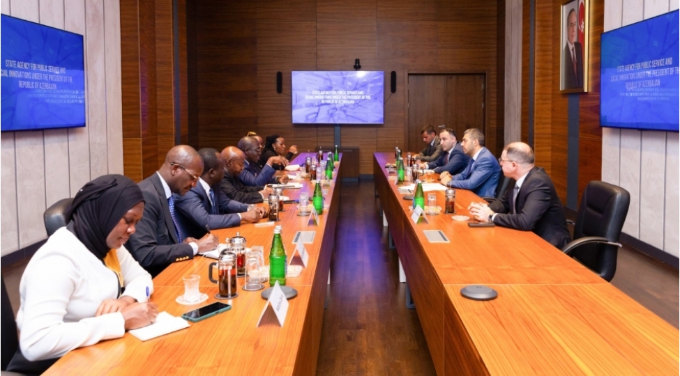 uqandali-nazir-asan-xidmetde