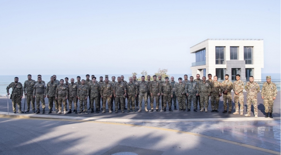 dtx-nin-bilgeh-istirahet-merkezinde-veten-muharibesi-ishtirakchilari-ile-gorush-kechirilib