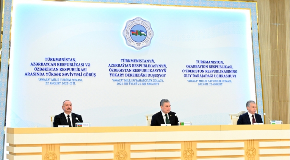 azerbaycan-merkezi-asiya-uchun-yeni-erani-bashladir-prezidentin-turkmenistan-seferi