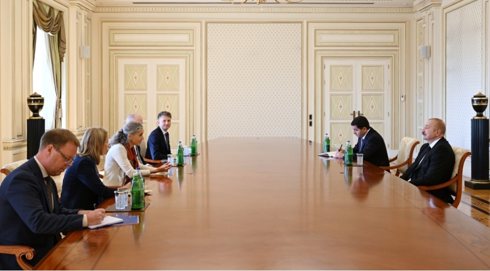 prezident-ilham-eliyev-avropa-ittifaqinin-cenubi-qafqaz-uzre-xususi-numayendesini-qebul-edib-foto