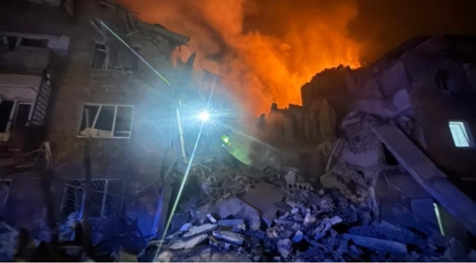 kiyeve-kutlevi-hava-zerbeleri-4-nefer-helak-olub-20-den-chox-insan-yaralanib