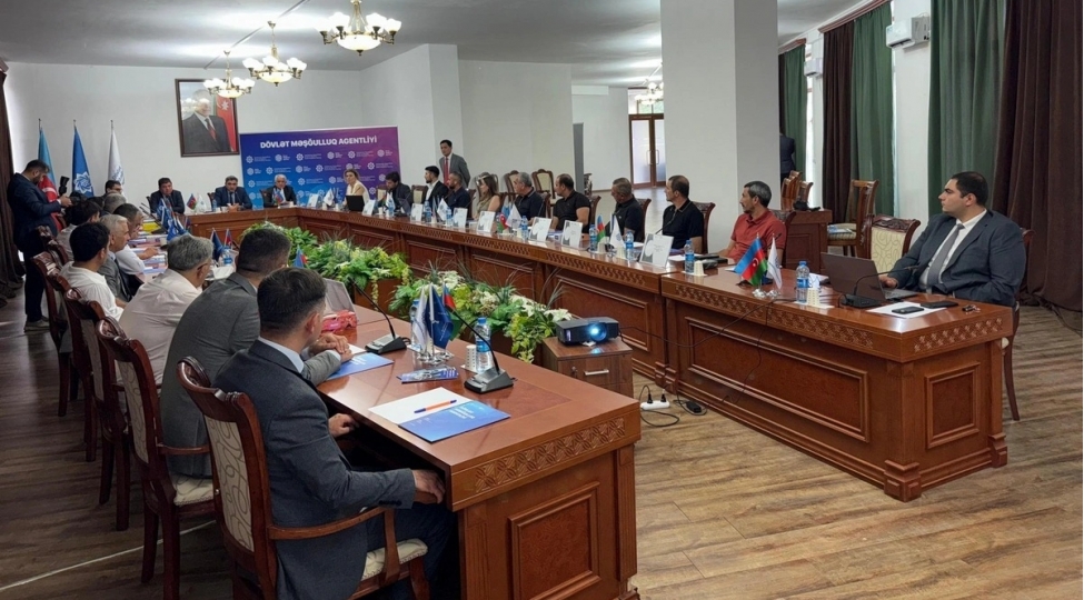 xankendide-ishegoturenlerle-gorush-kechirilib-yeni-ish-yerlerinin-yaradilmasi-muzakire-olunub