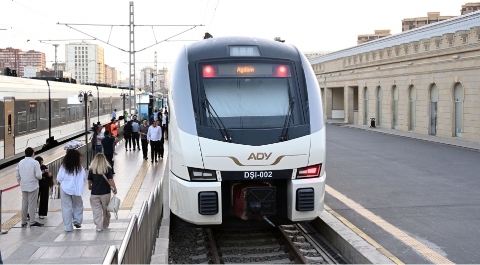 bakidan-agdama-yola-dushmush-sernishin-qatarinda-tam-doluluq-qeyde-alinib