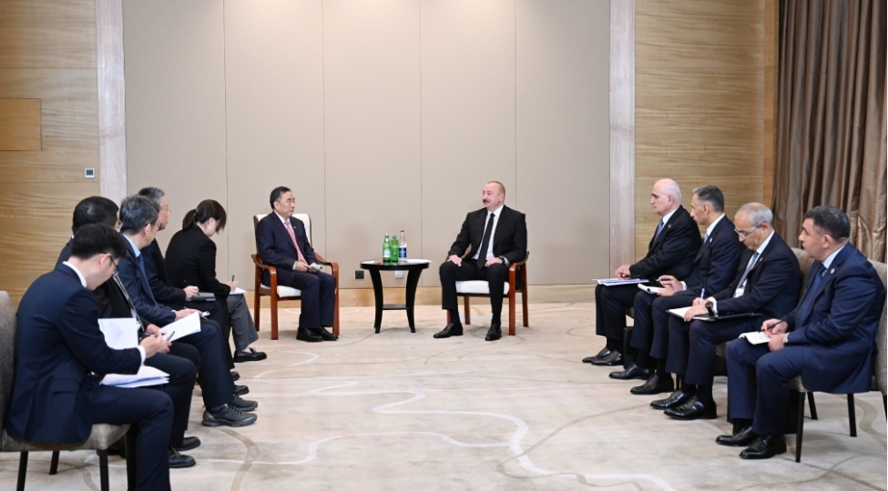 prezident-ilham-eliyev-tiencin-sheherinde-cccc-shirketinin-sedri-ile-gorushub