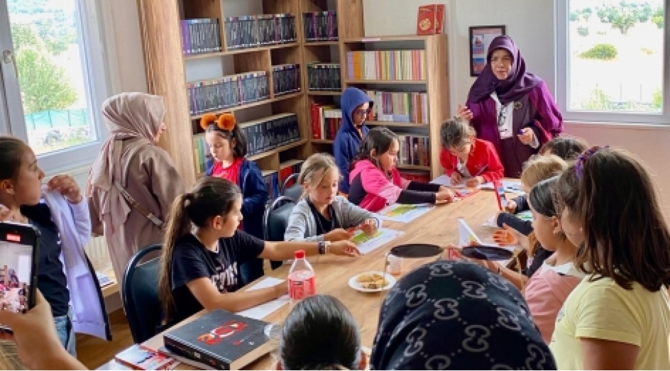 turkiyenin-en-ucqar-kendlerinden-birine-azerbaycandan-600-kitab-hediyye-edilib