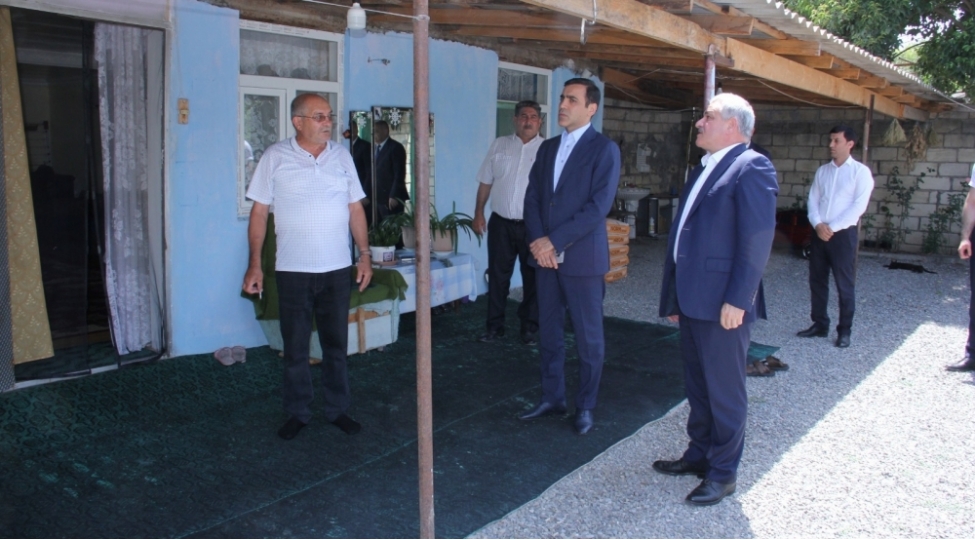 millet-vekili-shehid-ailesini-ziyaret-etdi-2