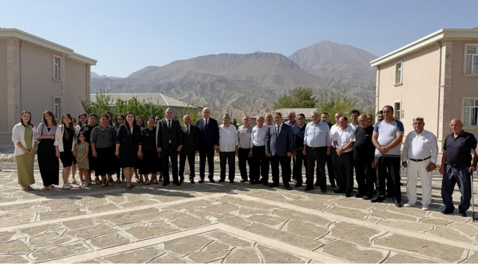 milli-meclisin-deputati-vuqar-rehimzade-ordubadda-sechicileri-ile-novbeti-gorushunu-kechirib-foto-6