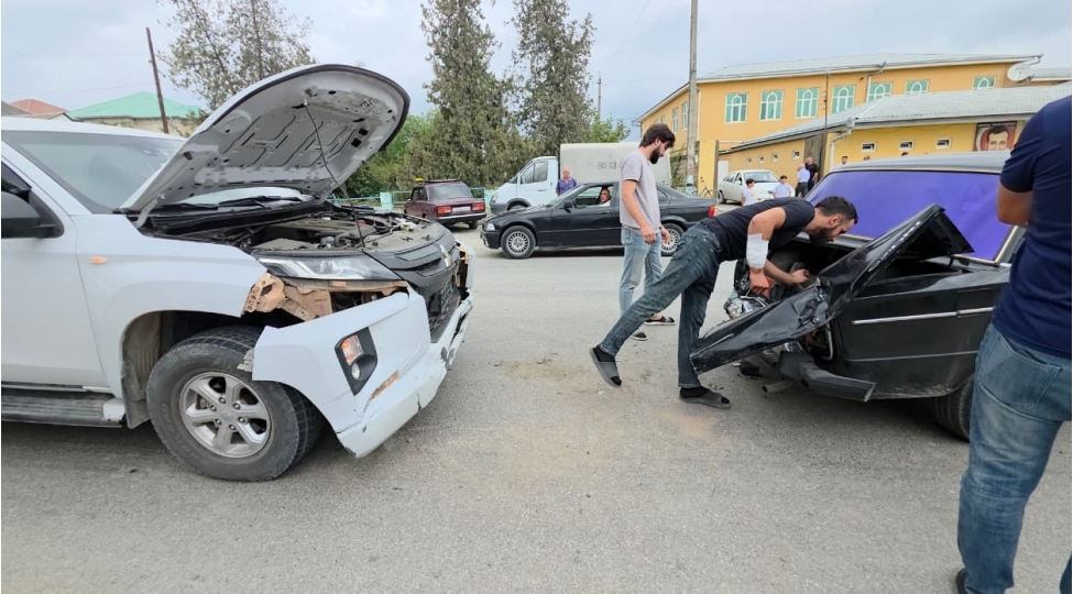 quba-xachmaz-yolunda-gun-erzinde-ikinci-yol-neqliyyat-hadisesi-bash-verib-foto