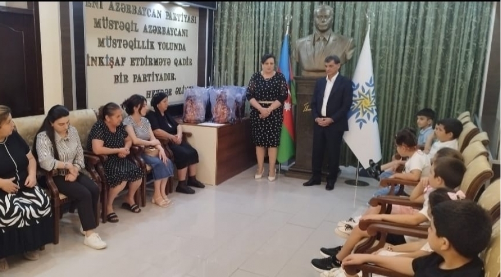 yap-berde-rayon-teshkilati-rayonun-shehid-ovladlari-ve-aileleri-ile-gorush-kechirib