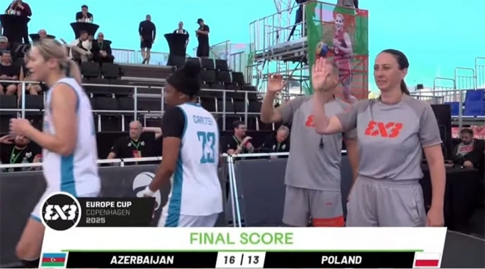 azerbaycan-millisi-avropa-kubokunda-yarimfinala-yukselib