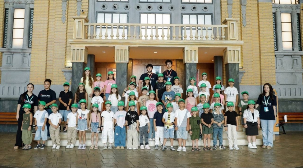 socar-in-shehid-emekdashlarinin-ve-qazi-hemkarlarinin-ovladlari-uchun-kinderlandda-maraqli-tedbir-teshkil-edilib