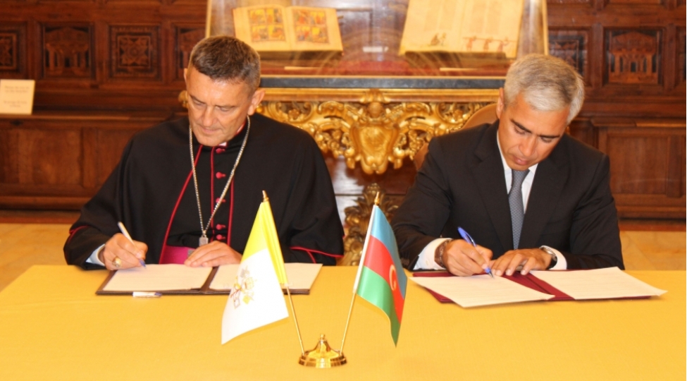 heyder-eliyev-fondu-ile-vatikan-apostol-kitabxanasi-ve-apostol-arxivi-arasinda-memorandum-imzalanib