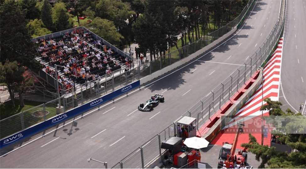 formula-1-yarishi-zamani-bakiya-12-minden-chox-xarici-turistin-geleceyi-gozlenilir