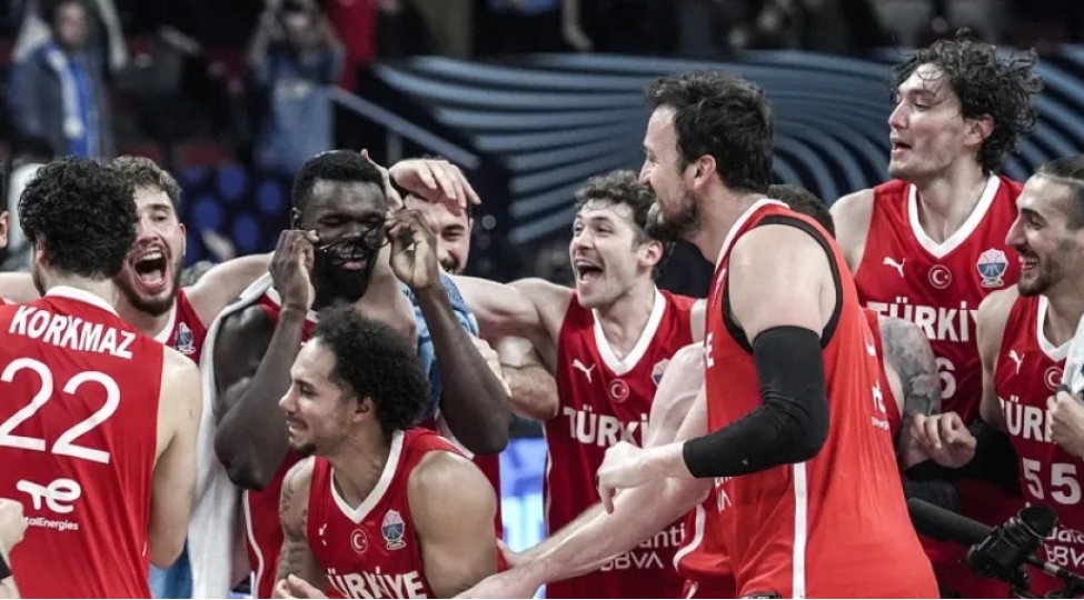 turkiye-basketbol-millisi-avropa-chempionatinin-finalinda-bu-gun-almaniya-ile-qarshilashacaq