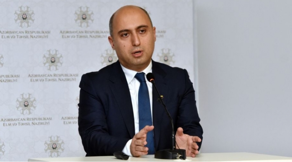 tesevvur-edirsiniz-ki-muellimsiniz-ve-sinfinizde-uch-shagird-oturub-emin-emrullayev