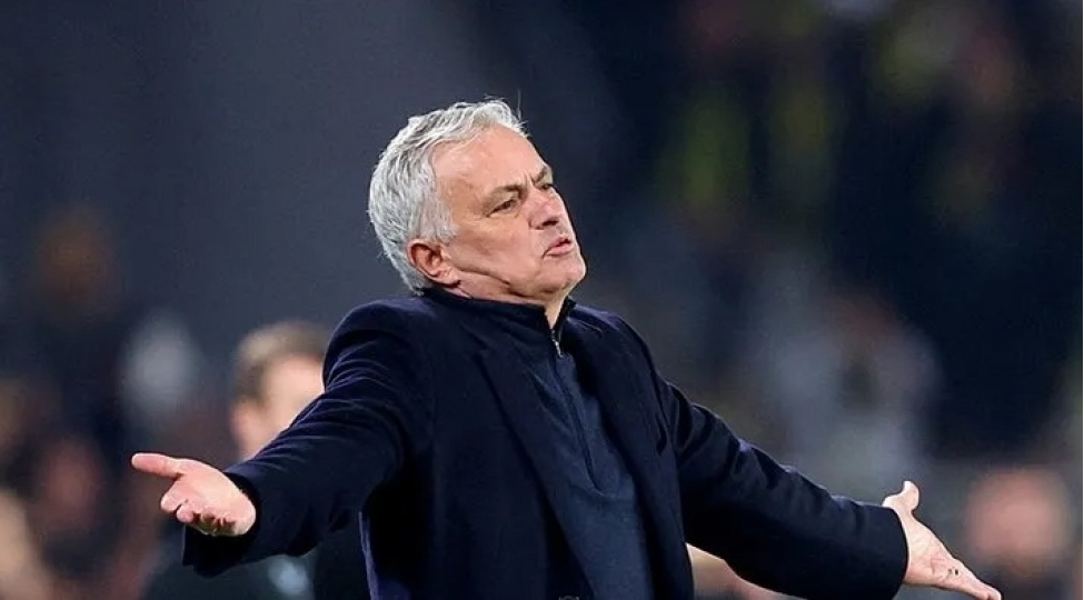 mourinyo-resmen-benfikada