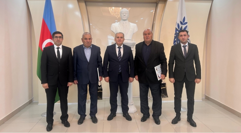 yap-kurdemir-rayon-teshkilatinda-partiyanin-veteran-uzvleri-ile-gorush-kechirilib