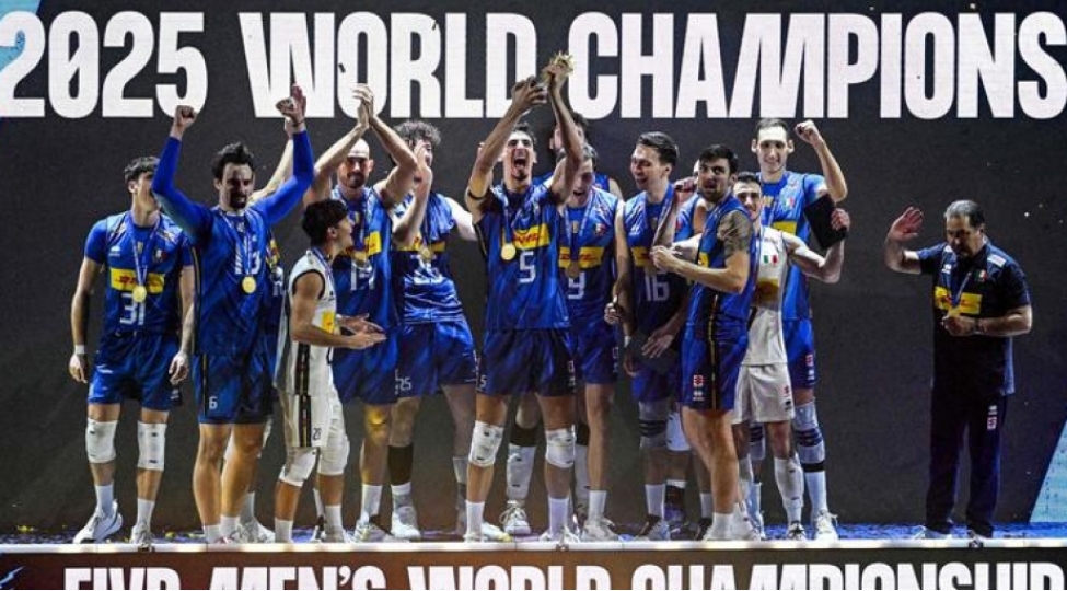 italiyanin-kishilerden-ibaret-milli-voleybol-komandasi-dunya-chempionu-olub