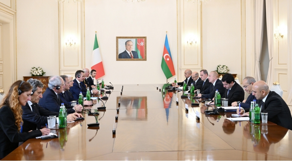 azerbaycan-prezidenti-ilham-eliyevin-italiya-prezidenti-sercio-mattarella-ile-genish-terkibde-gorushu-olub