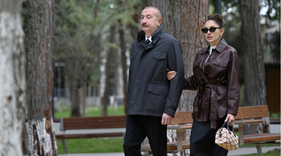 prezident-ilham-eliyev-ve-birinci-xanim-mehriban-eliyeva-bakininnerimanov-rayonunda-salinan-yeni-parkin-achilishinda-ishtirak-edibler