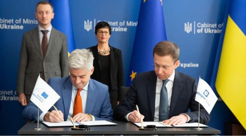 naftoqaz-ve-avropa-investisiya-banki-qaz-alishi-uchun-300-milyon-avroluq-kredit-sazishi-imzalayib