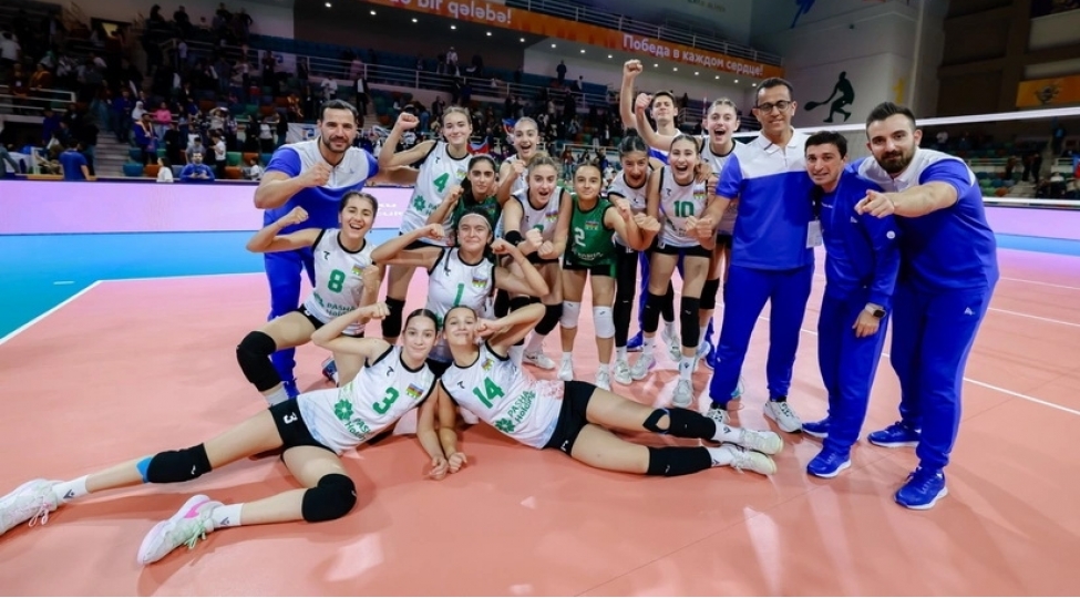 azerbaycanin-voleybol-yigmasi-yarimfinala-yukselib