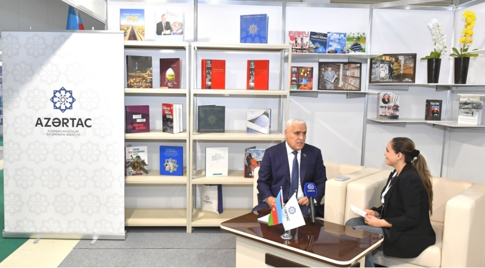 vuqar-rehimzade-kitab-muellifleri-ile-unsiyyet-oxucu-uchun-yaddaqalan-ve-menali-tecrubedir