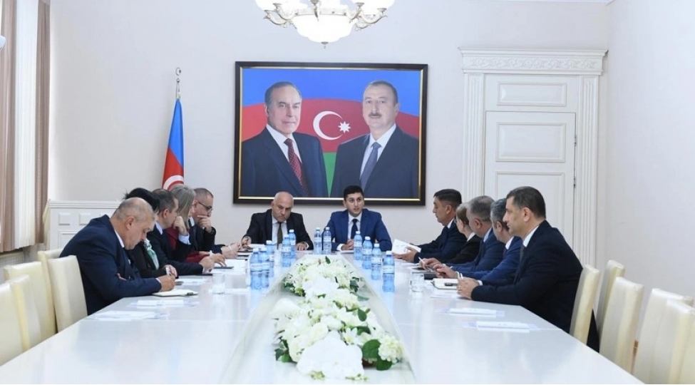 pa-numayendesi-dovlet-komitesi-yaninda-ictimai-shuranin-uzvleri-ile-gorushub