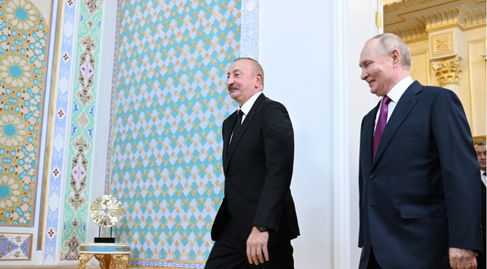dushenbede-prezident-ilham-eliyev-ile-vladimir-putinin-tekbetek-gorushu-olub-sherh
