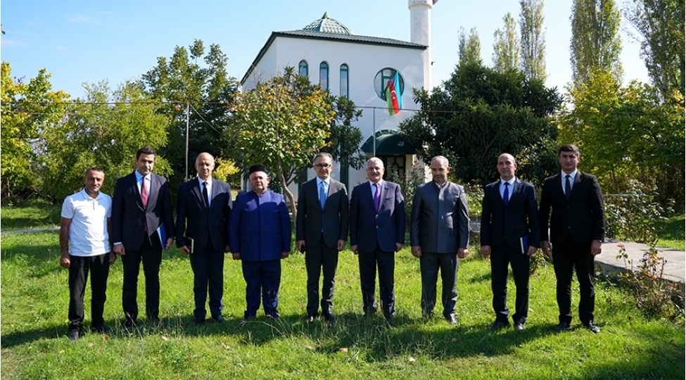 dovlet-komitesinin-sedri-terterde-mescidleri-ziyaret-edib