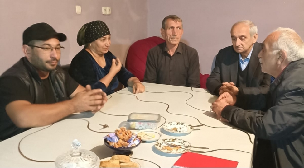 shehid-anasi-oglunun-qapini-achib-boynuna-sarilacagi-gunu-gozleyir