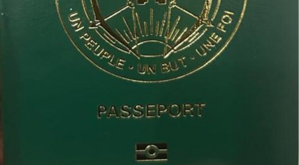fransa-shirketi-mali-uchun-pasport-istehsalindan-kenarlashdirilib