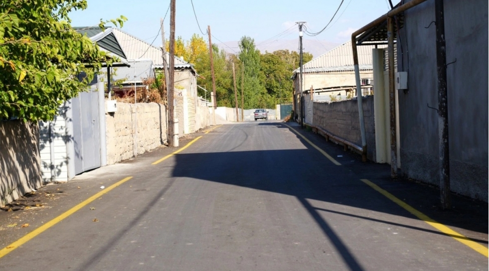 naxchivanda-bir-sira-kenddaxili-yollar-yeniden-qurularaq-istifadeye-verilib