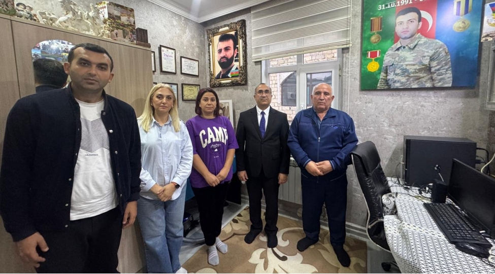 yap-sumqayit-sheher-teshkilatinin-numayendeleri-shehid-ailelerini-ziyaret-edibler