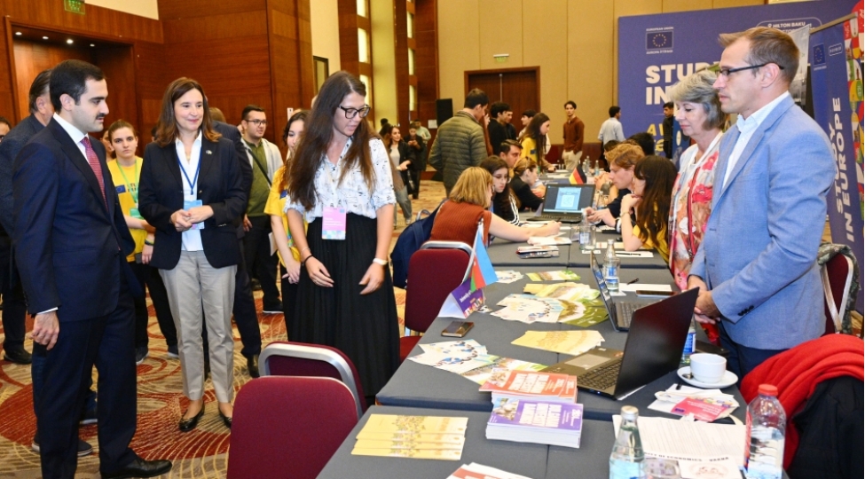 bakida-avropada-tehsil-sergisi-achilib