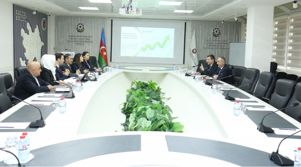 monitorinq-ve-qiymetlendirme-prosesi-turkiye-prezident-administrasyasinin-departament-rehberine-teqdim-olunub