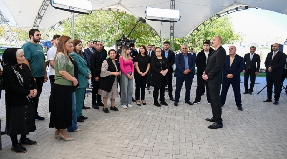 dushmeni-oz-torpaqlarimizdan-qovmushuq-ve-bu-gun-gozel-heyat-qururuq