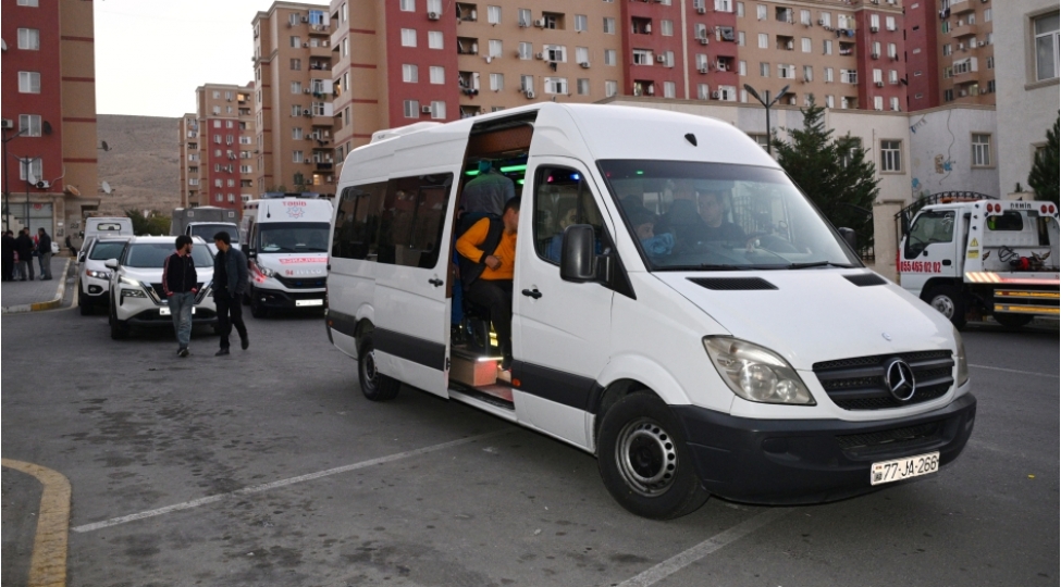 xocavendin-qirmizi-bazar-qesebesi-ve-sos-kendine-novbeti-koch-karvanlari-yola-salinib