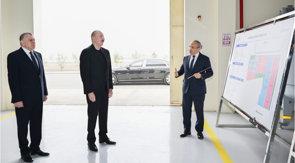 prezident-ilham-eliyev-sabirabadda-aqrokimyevivasitelerin-istehsali-muessisesinin-fealiyyeti-ile-tanish-olub